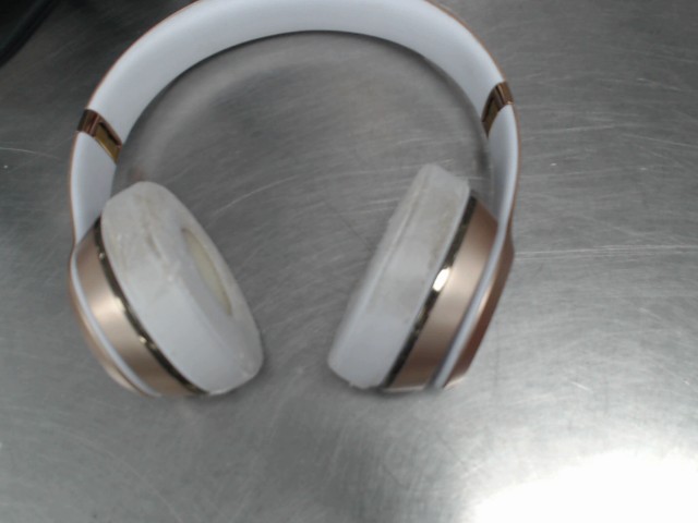 Beats solo over ear headphones