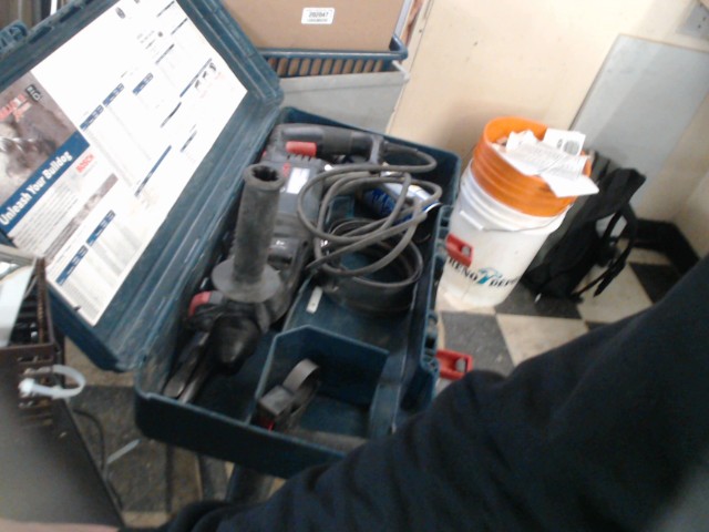 Drill sds dans case