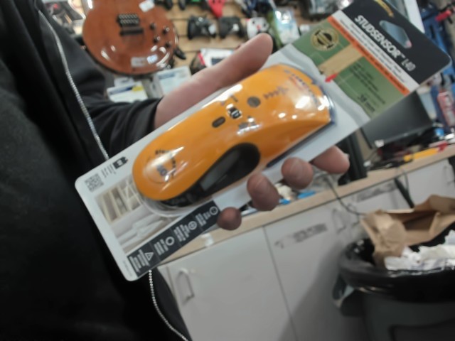 Stud sensor