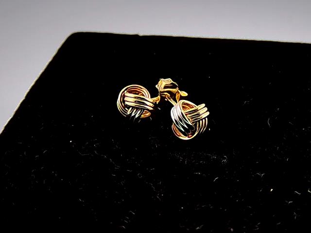 BOUCLES D OREILLES EN OR 10KT