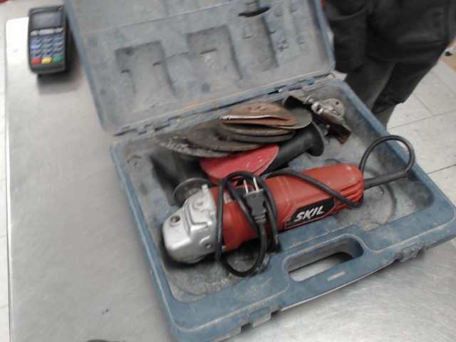 Grinder skil rouge