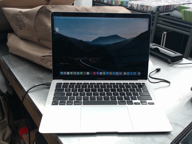 Macbook air m1 2020 8gb ram