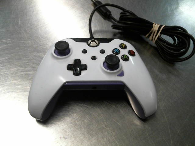 Manette xbox cabl� mauve+blanche