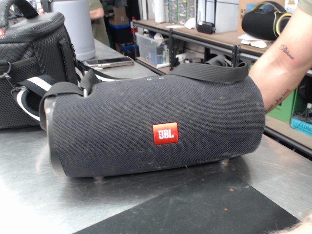 Speaker jbl charge 3