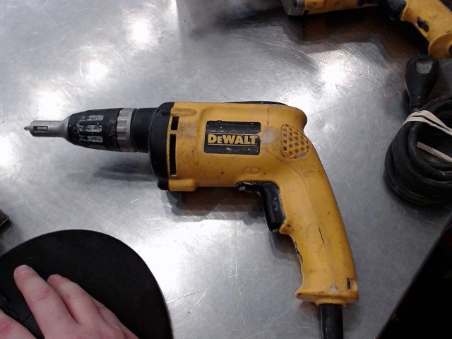 Drill a drywall electrique