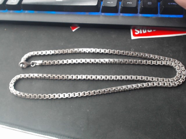 Chaine argent maille carr�e