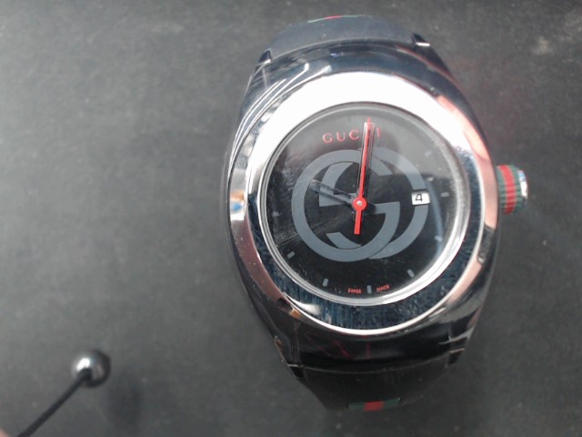 Montre gucci sync noir rubber