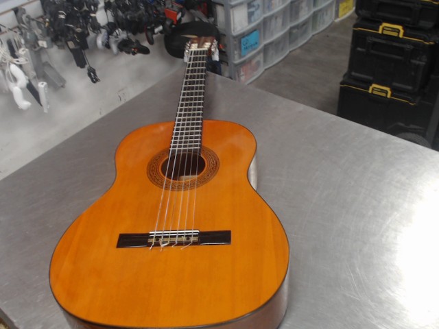 Guitare classique+case dur
