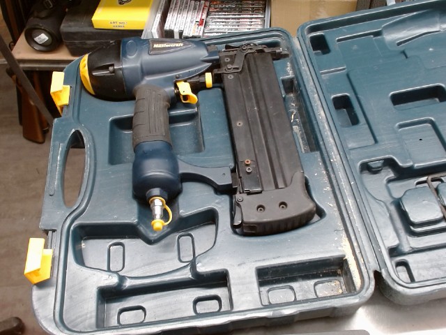 Gun a clou mastercraft