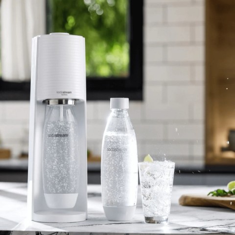 Sparkling water maker