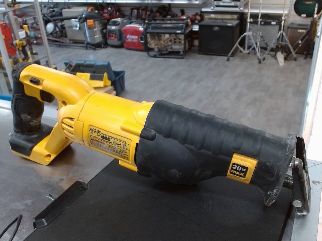 Cordless reciprocating saw