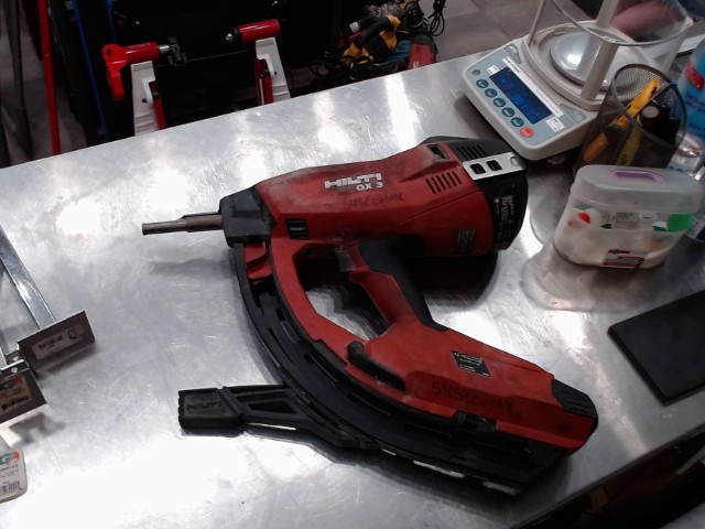 Cloueuse a gaz hilti suscomax