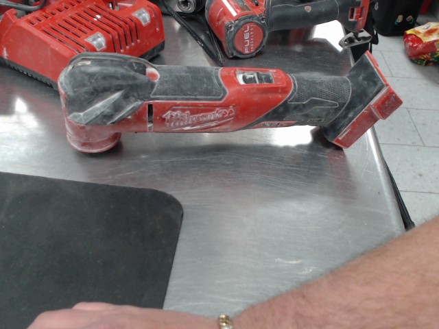 Multi tool a batterie
