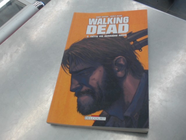 Livre walking dead tome 2 en francais