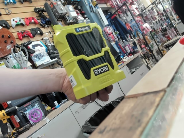 Radio ryobi