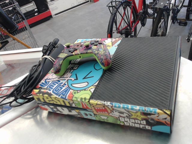 Console xbox one avec sticker gta
