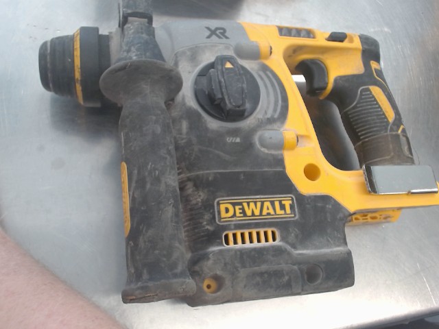 Brush hammer