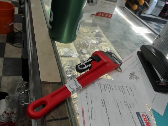 Pipe wrench