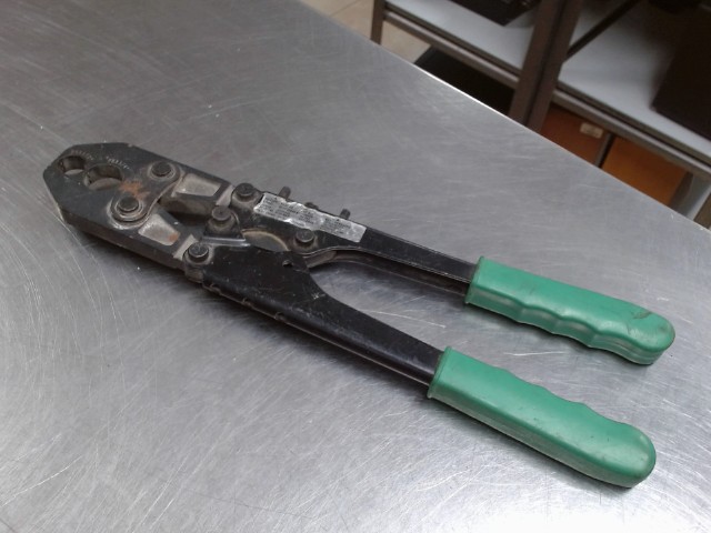 Pince a pex 1/2 et 3/4