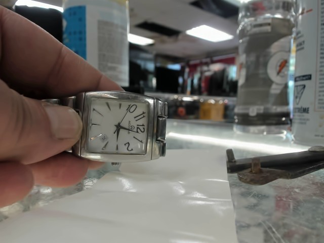 Montre quartz suisse