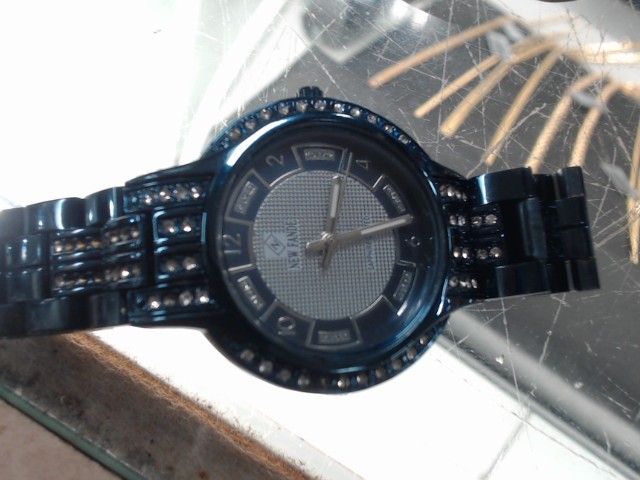 Montre quartz bleu