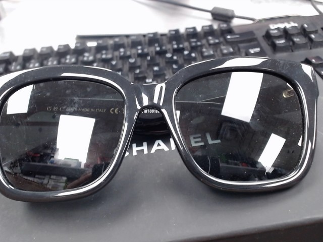 Lunette gucci naked