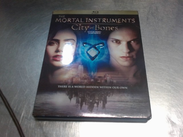 The mortal instrument city of bones