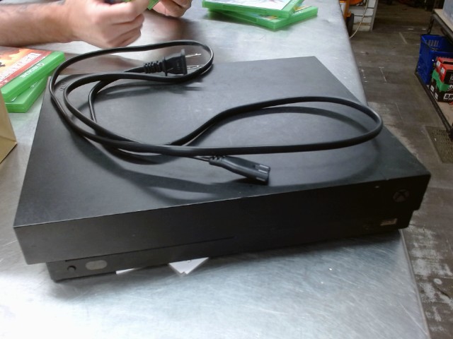 Xbox 1x avec fils