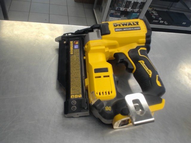 Cloueuse a batterie dewalt