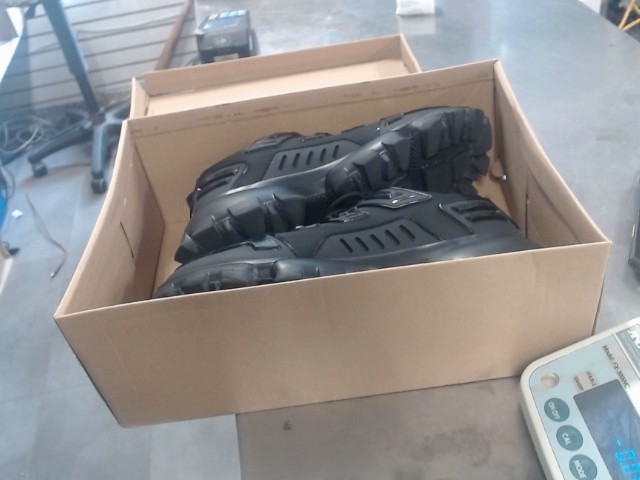 Chaussure nnoir avec boite