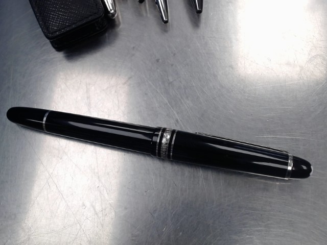 Montblanc meisterstuck platinum trim