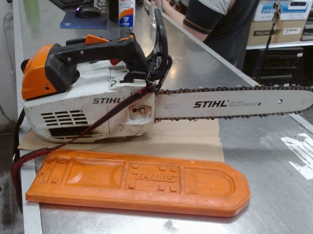 Scie stihl orange