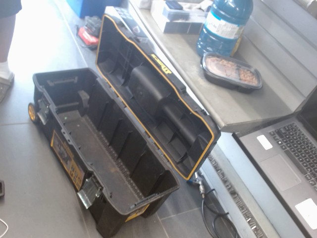 Case transpot noir et jaune