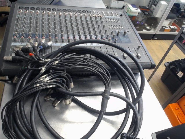 Console 18 entree+cable