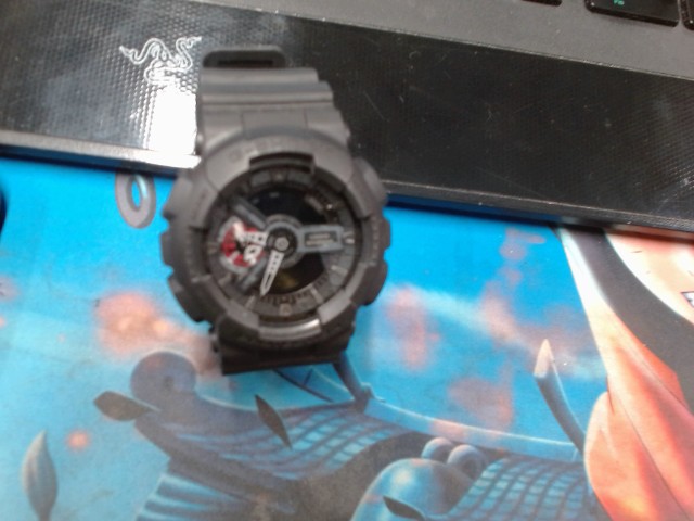 Montre g-shock noir
