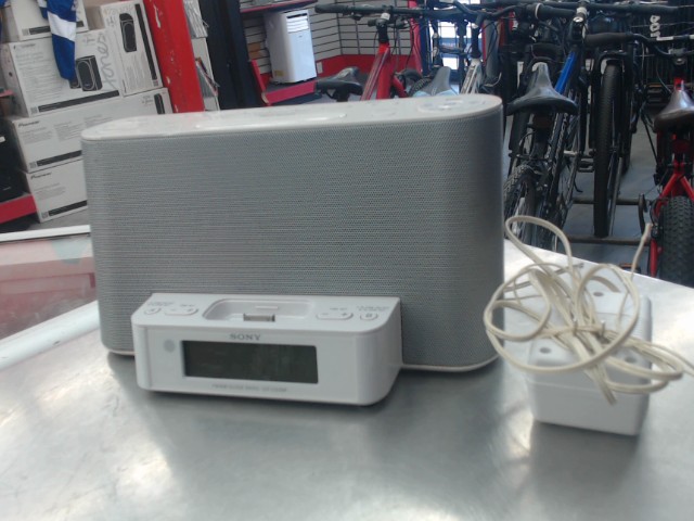 Radio alarme sony vieux connecteur apple
