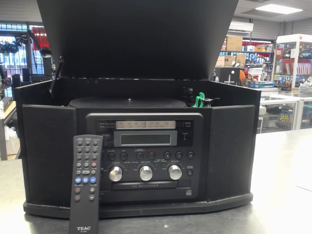 Turntable / cd recorder / cassette deck