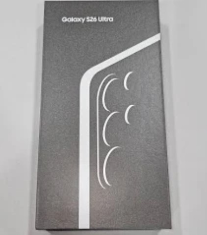 Samsung galaxy s26 ultra in box