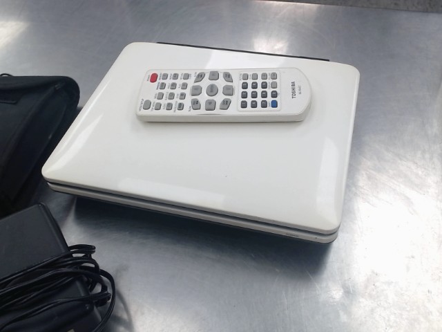 Cd player toshiba blanc avec man