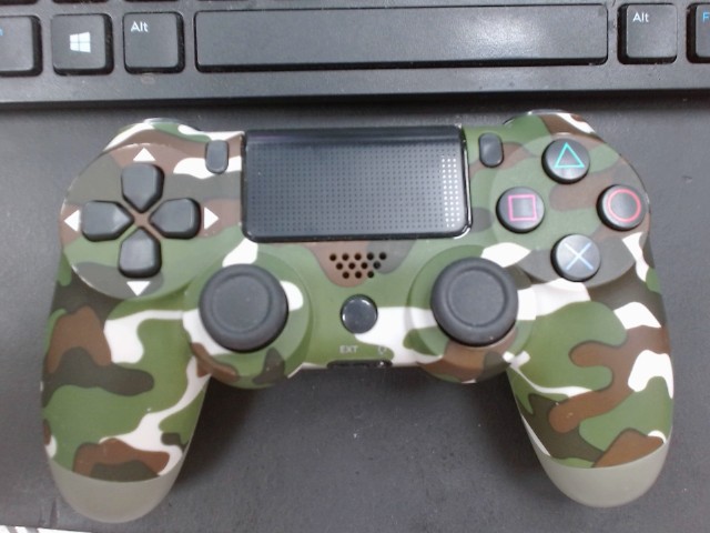 Manette ps4 camo knock off
