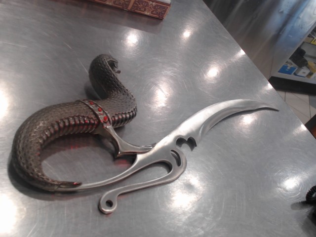 Dague style fantasy cobra