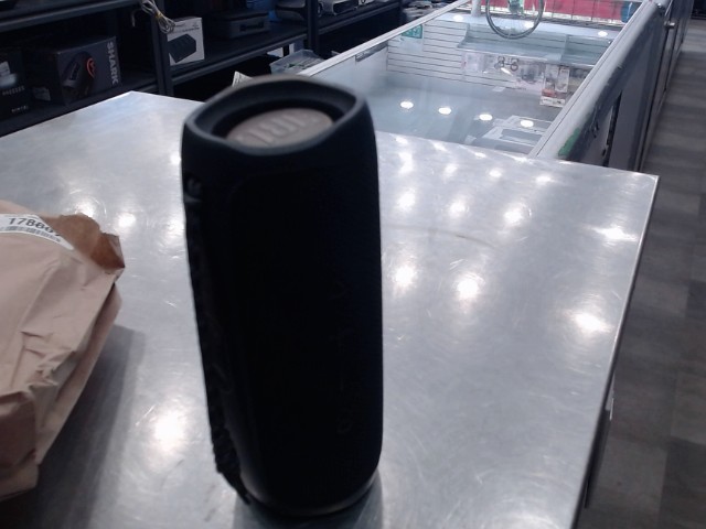 Speaker bluetooth flip 5