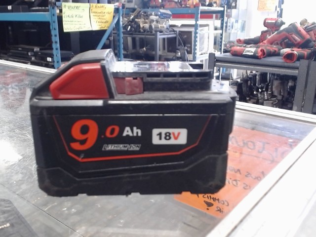 Batterie 18v(9.0ah)fake milwaukee