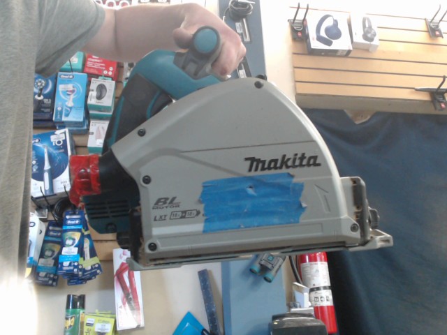 Scie 36v makita