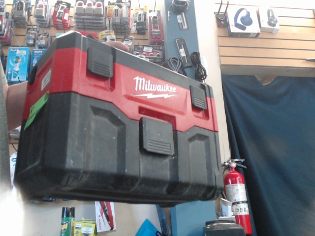 Aspirateur milwaukee coffre