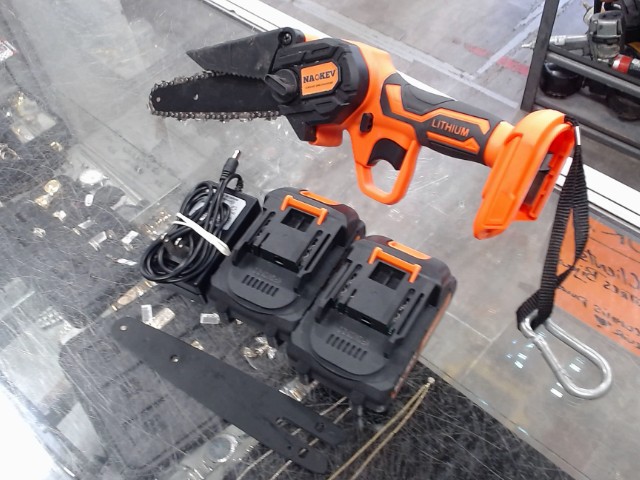 Chainsaw+2batt+chargeur+acc