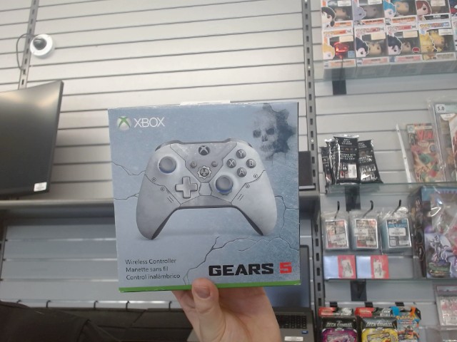 Gears 5 controller