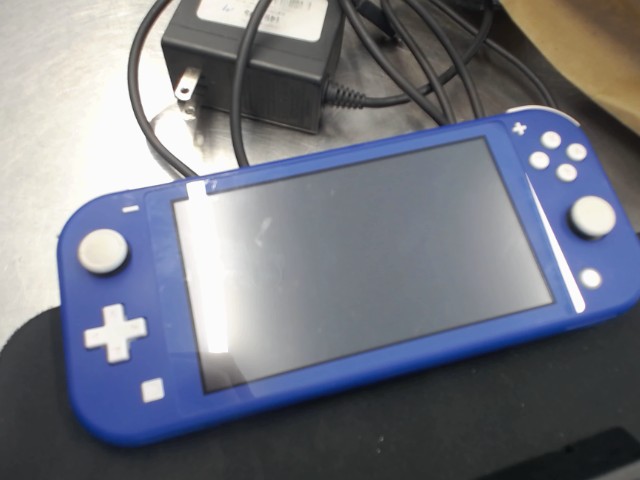 Console + chatrgeur
