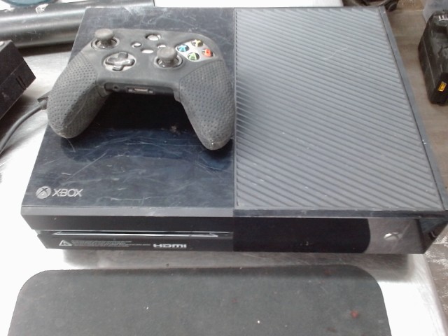 Xbox one 1 gen avec manette et fil