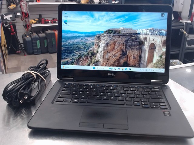 I5-5300u 2.3ghz/8goram/180ssd + ac